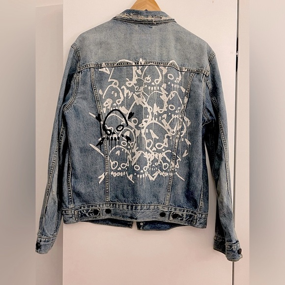 LEVI x SoulCycle LIMITED EDITION distressed jean jacket with skull graffiti - Picture 6 of 10